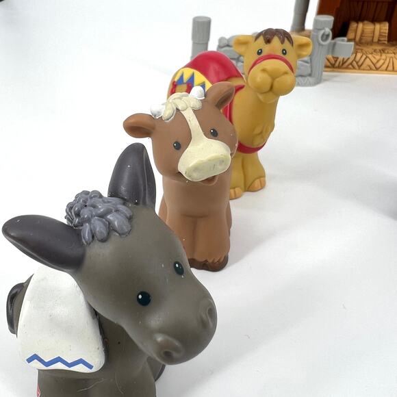 Vintage Fisher Price Musical Nativity Set Works 14 Pieces **READ** - Picture 4 of 7